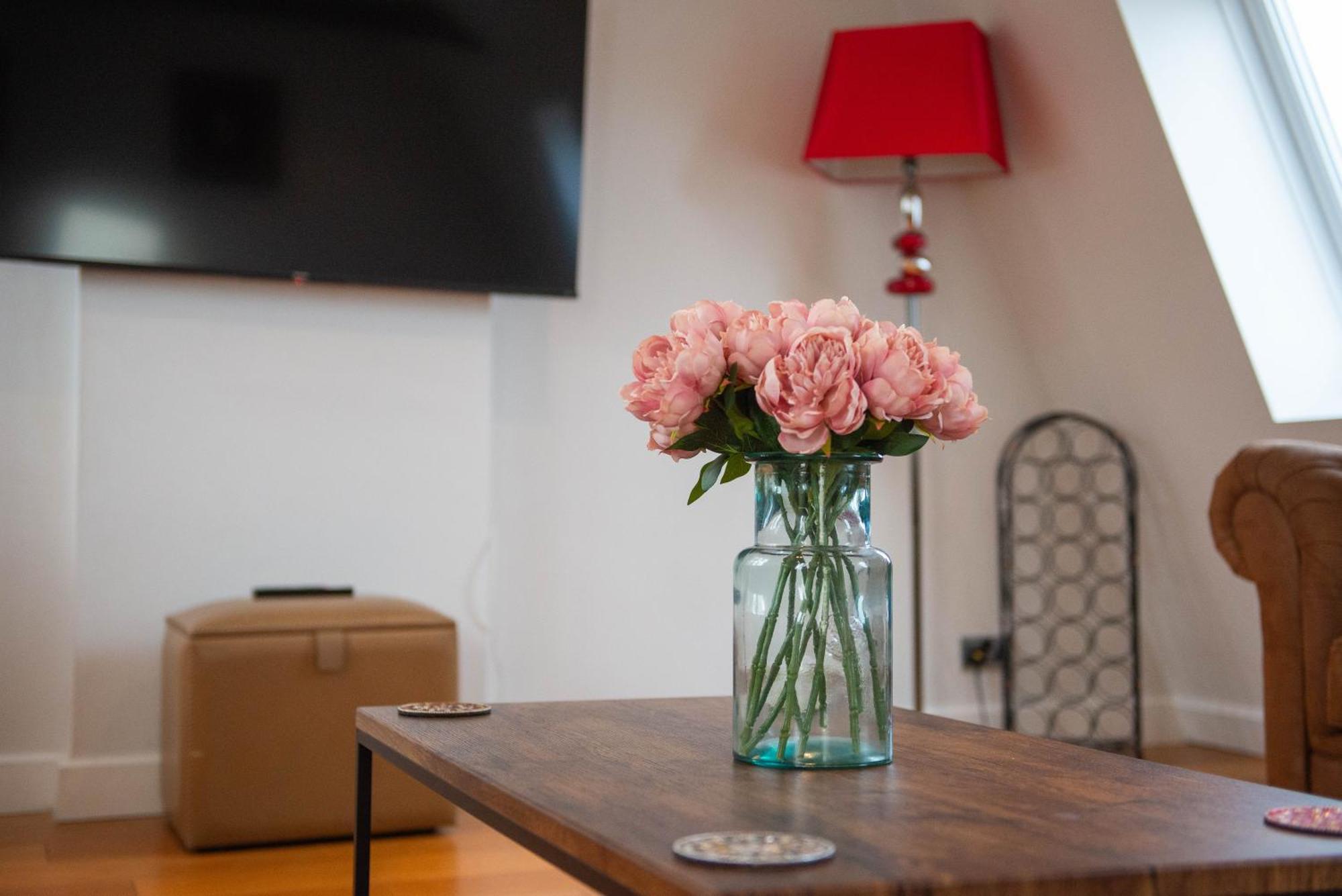Stylish Townhouse, Work Desk, Fast Wi-Fi, Sleeps 6 Stamford Eksteriør bilde