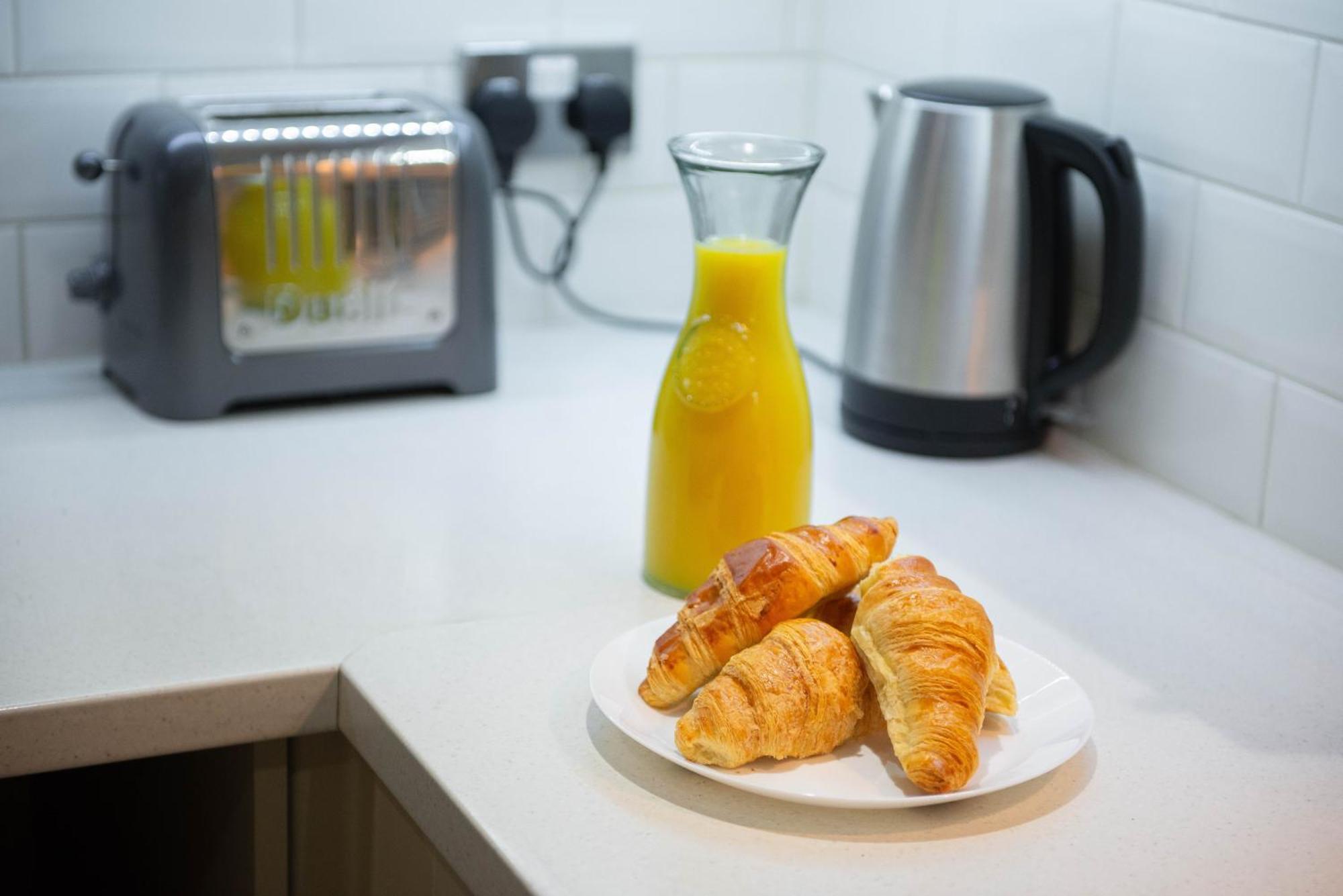 Stylish Townhouse, Work Desk, Fast Wi-Fi, Sleeps 6 Stamford Eksteriør bilde