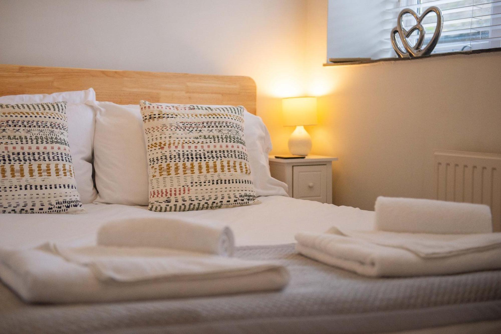 Stylish Townhouse, Work Desk, Fast Wi-Fi, Sleeps 6 Stamford Eksteriør bilde